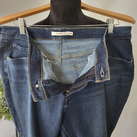 Levi Strauss 711 Jeans - Picture 6 of 10